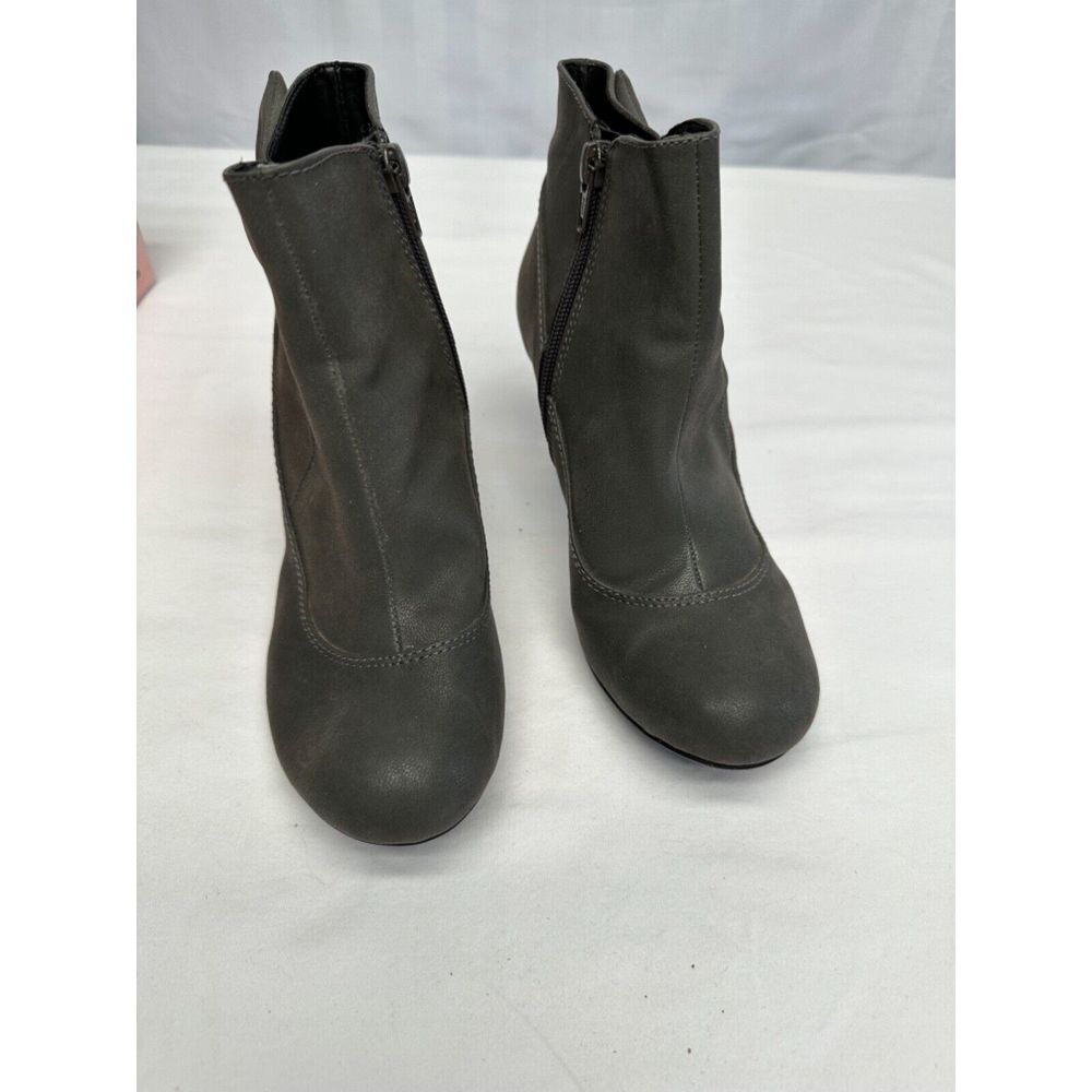 Mudd Aliso Low Heel Gray Dress Faux Leather Zip Up Ankle Boots Size 6M